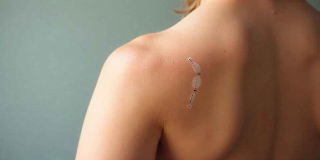 Shoulder placement: the seam landing zone 